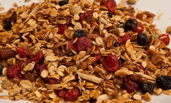 Homemade Granola Recipe – Laura Vitale – Laura in the Kitchen Episode 363