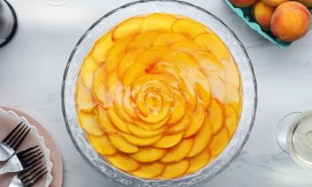 Peaches ‘n’ Cream Cheesecake • Tasty