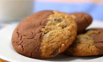 Double-Sided Cookie With Oatmeal Chocolate Chip And Chocolate Peanut Butter • Tasty