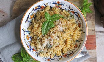 Laura Vitale Makes One-Pot Cacio e Pepe