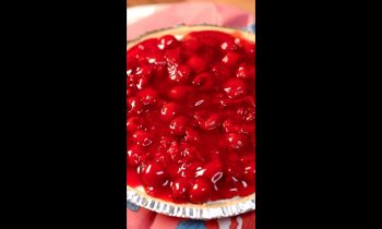 No-Bake Cherry Creamy Cheese Pie